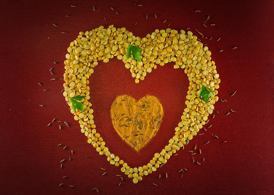 豆、ターメリック、心臓、スパイス
