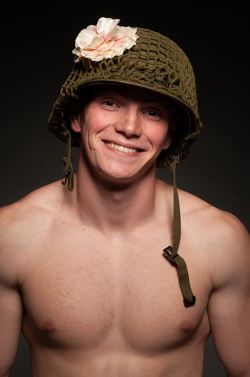 رجل ، نموذج ، خوذة ، ابتسامة ، اللحيم ، الجيش ، الحرب ، امن ، جيش الولايات المتحدة ، يحمي ، الخدمات