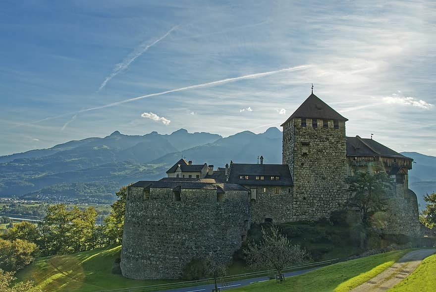 Liechtenstein, rätikon, castell vaduz, castell, arquitectura, històric, Alps, muntanyes, perspectiva, turisme, visites turístiques