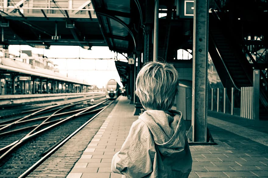 stanice, dítě, chlapec, vlak, dráha, cestovat, železnic, lokomotiva, portrét