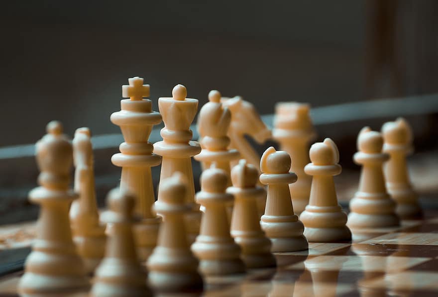 Schach, Schachbrett, Schachfiguren, Strategie, Spiel, abspielen, König und Königin