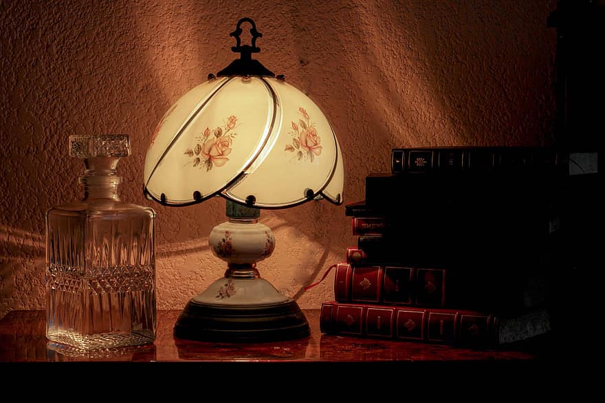 bøger, lampe, likør, drikke, melankoli, sorg, ensomhed, elektrisk lampe, gammeldags, indendørs, hjemlige værelse