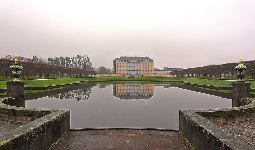 Château de Brühl, Allemagne, jardin, étang, architecture
