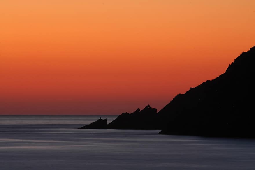puesta de sol, acantilado, mar, silueta, montaña, costa, línea costera, playa, Oceano, agua, horizonte