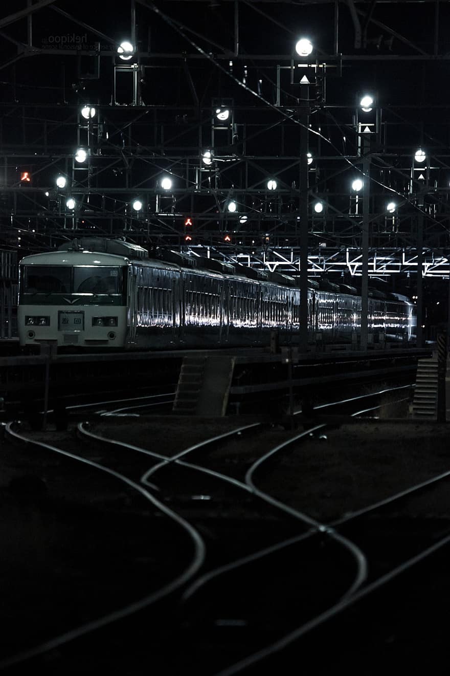 pociąg, metro, noc, wieczór, kolej żelazna