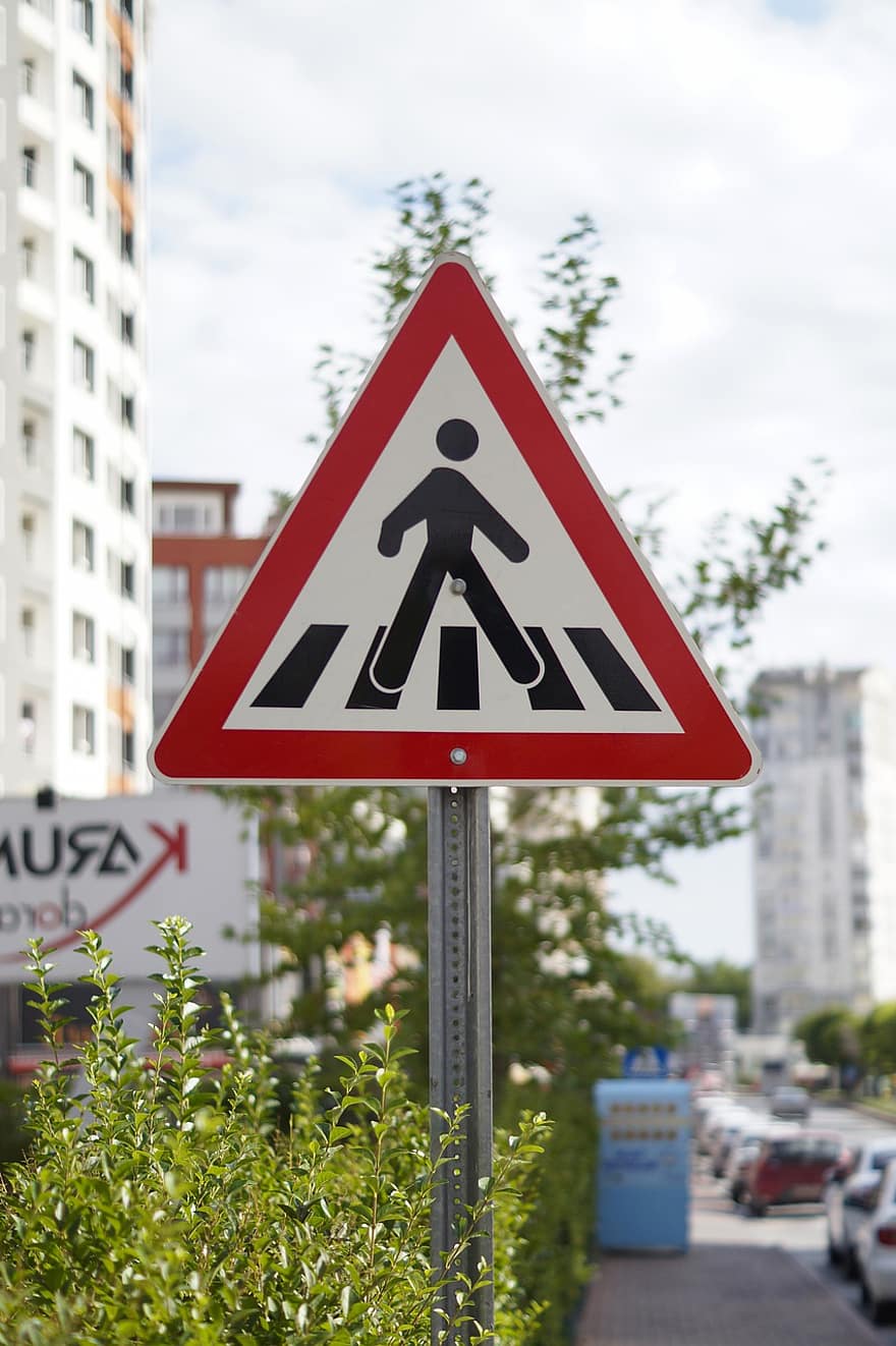 横断歩道、符号、通り、道路標識、注意、交差点、情報、屋外、歩行者、人、安全性