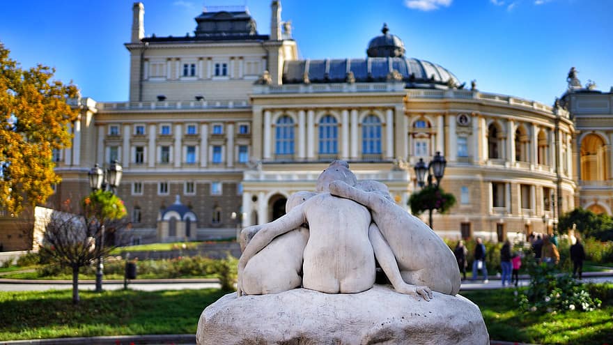 Ucrania, Odessa, otoño, ópera, patrimonio, arquitectura, lugar famoso, escultura, exterior del edificio, estatua, estructura construida