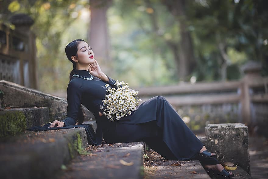 ao dai, Moda, mujer, las flores, escalera, Negro Ao Dai, Vestido Nacional de Vietnam, ropa, tradicional, hermoso, bonita