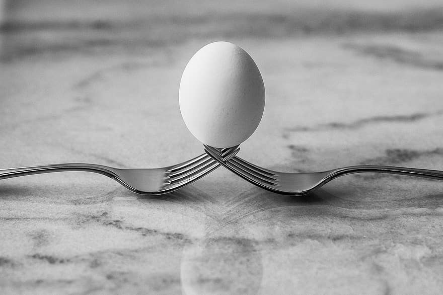 ou, furculiţă, echilibru, reflecţie, bucătărie