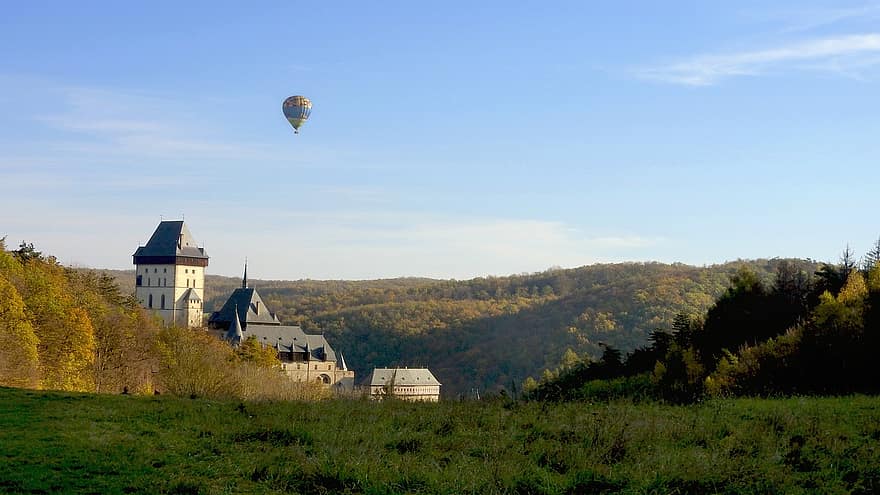 castelo, karlstejn, karlstein, balão de ar quente, balão, arquitetura, meia idade, no outono, tarde, leve
