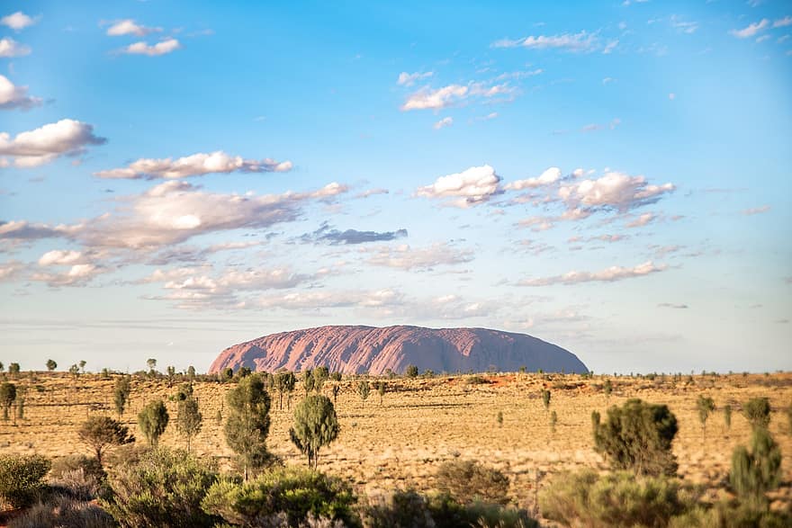 Uluru, ayers rock, Homokkő monolit, vadonban, szikla, tájkép, sivatag, cserjék, Uluru naplemente kilátó, Ausztrália, Cu In The Nt