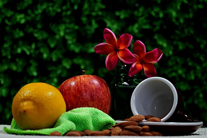 лимон, ябълка, плодове, цветя, бадеми, чаша, Plumeria, натюрморт, зелено одеяло, свежест, храна