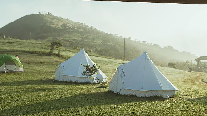 camping, Glamping, natur, äventyr, tält, gräs, sommar, landskap, resa, berg, äng