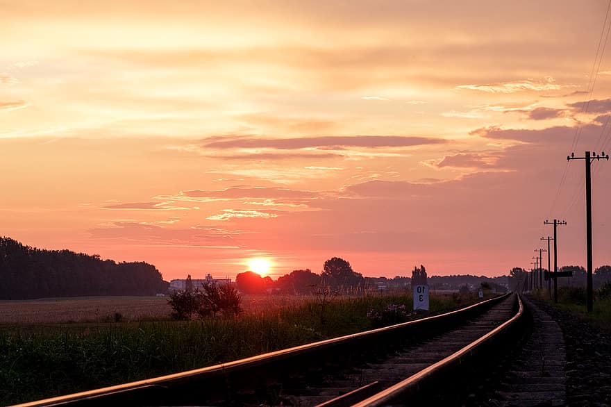 demiryolu rayları, gün batımı sonrası kızıllık, alanlar, gün batımı, tren rayları, Demiryolu rayları, demiryolu, çayır, uzakta, rota, seyahat
