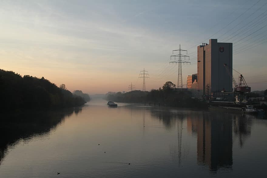 Rijn-Herne-kanaal, kanaal, zonsopkomst, mist, herne, schip, boot, aak, waterweg, Mills United, ruhr gebied