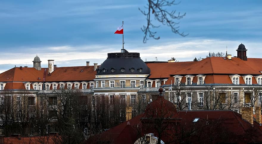 Szczawno-zdrój, bandeira polonesa, o Palácio, sanatório, construção
