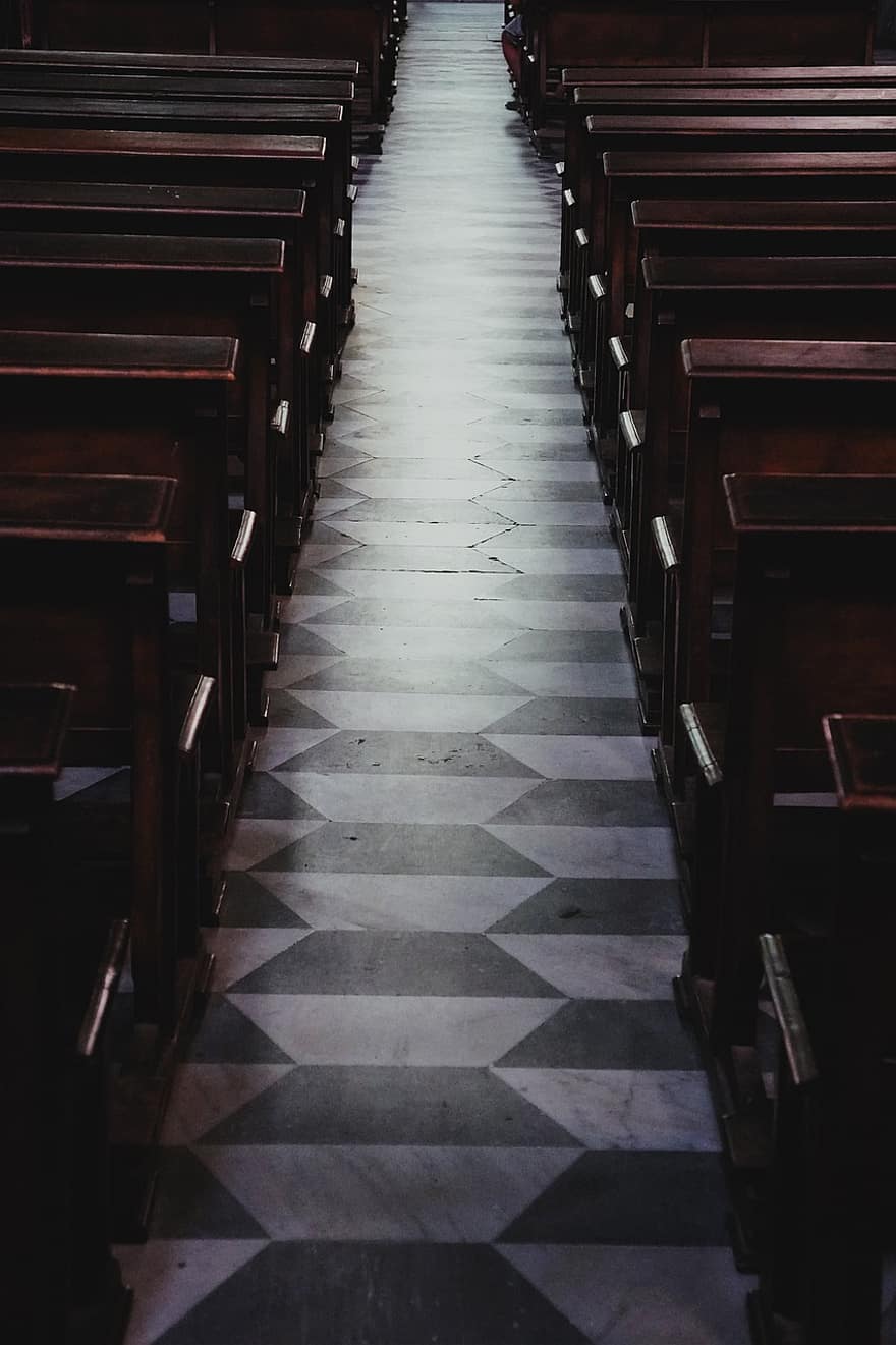 Εκκλησία, προσευχή, πίστη, διάδρομος