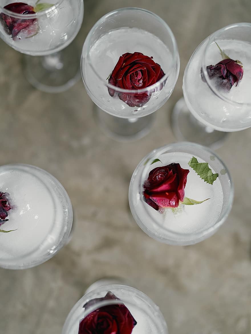 Rose, bicchiere di vino, fiori, primavera, amore, romanza, vino, nozze, alcool, fiore, celebrazione