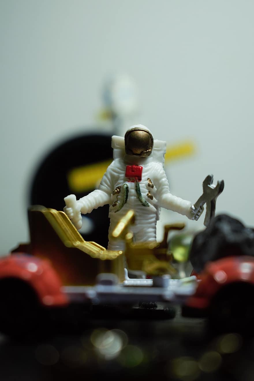 अंतरिक्ष यात्री, अंतरिक्ष का आदमी