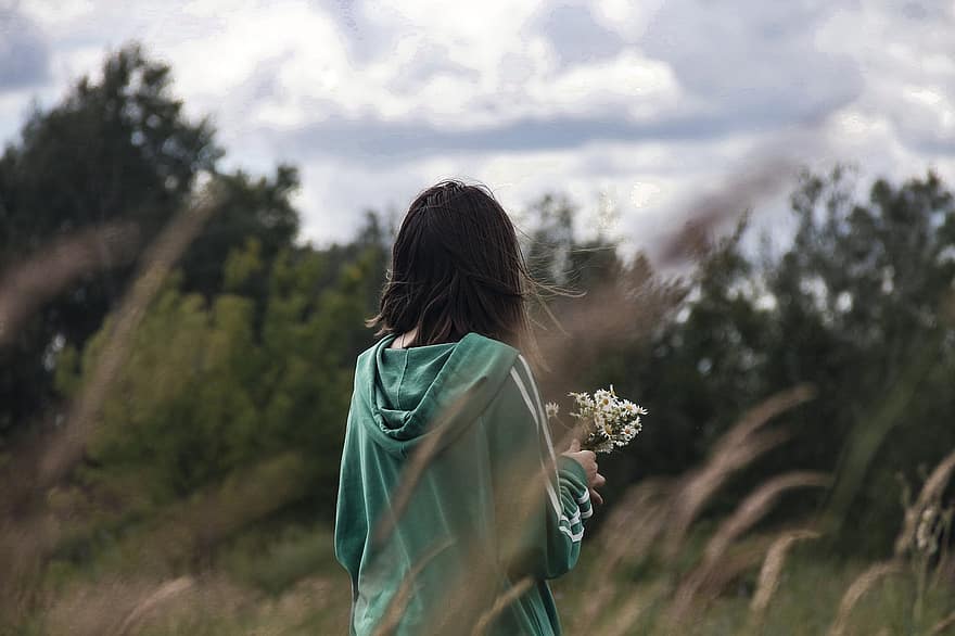 девушка, поле, लड़की, प्रकृति, बच्चा, खुश, परिधान, फूल, मैदान, घास का मैदान, टोपी वाला स्वेटर