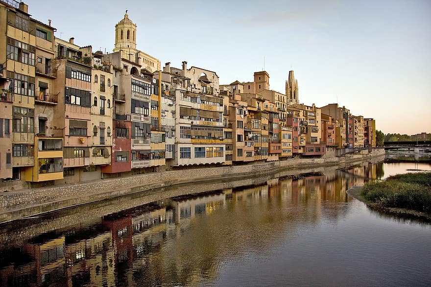 bygninger, Europa, by, Girona, Spania, arkitektur, bybildet, berømt sted, bygge eksteriør, bygget struktur, vann