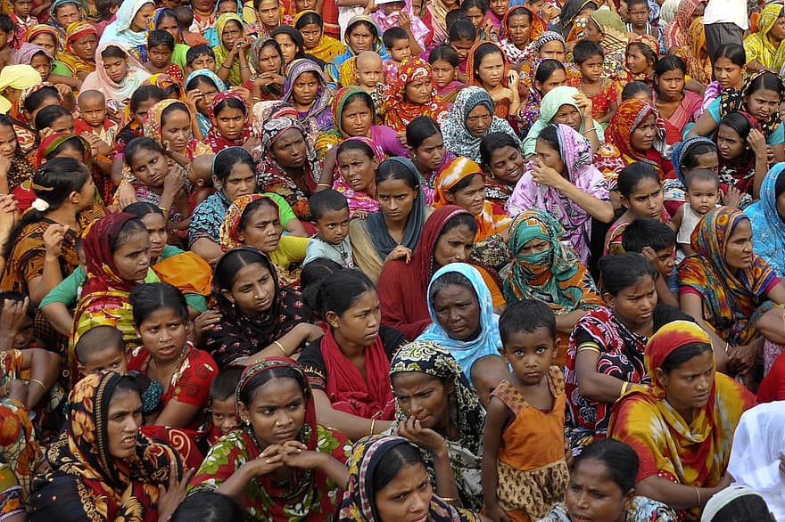 Frau, Menge, Protest, Demonstranten, Menschen, protestieren, Kleidungsstücke kollidieren, Dhaka, Bangladesch, Arbeiterinnen, Arbeitnehmerinnen