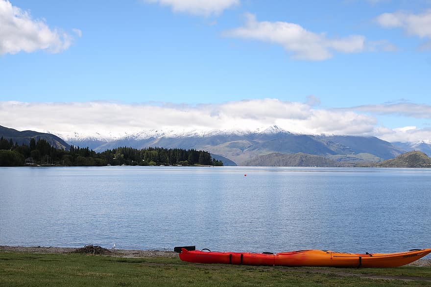 езеро, каяк, нова Зеландия, езеро Ванака, банка, крайбрежие, вода, природа, панорамен, планини, южен остров