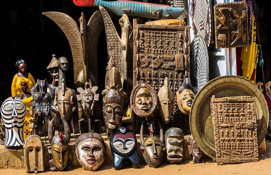 maskers, houten maskers, markt, Afrika, culturen, inheemse cultuur, souvenir, multi gekleurd, religie, ambacht, decoratie