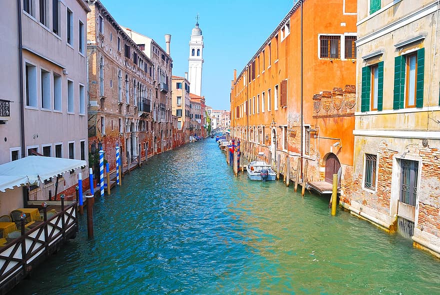 Velence, víz, hajó, gondola, épületek, folyó, Olaszország, utazási célpont, utazás, dagály, infrastruktúra