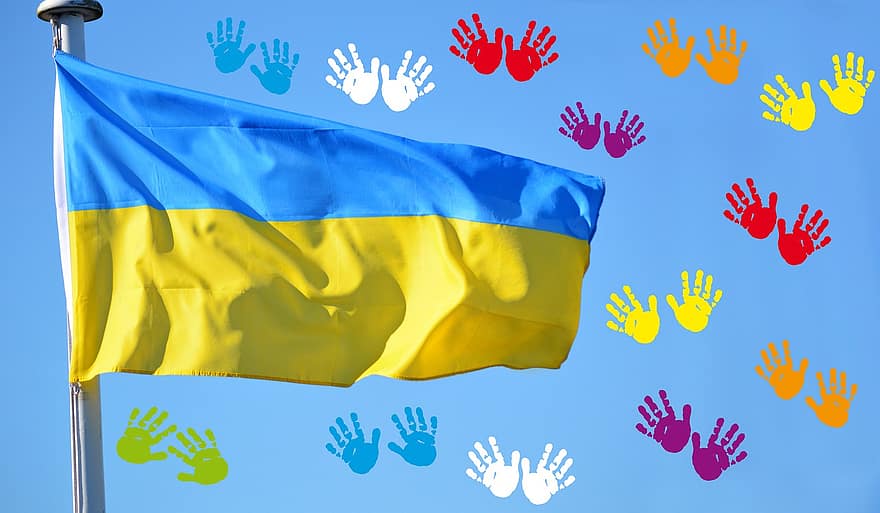 ukraine flagga, hjälpande händer, solidaritet, händer, Ukraina konflikt, donera, Biståndsorganisation, gemenskap, mänskligheten, humanitär hjälp, flagga