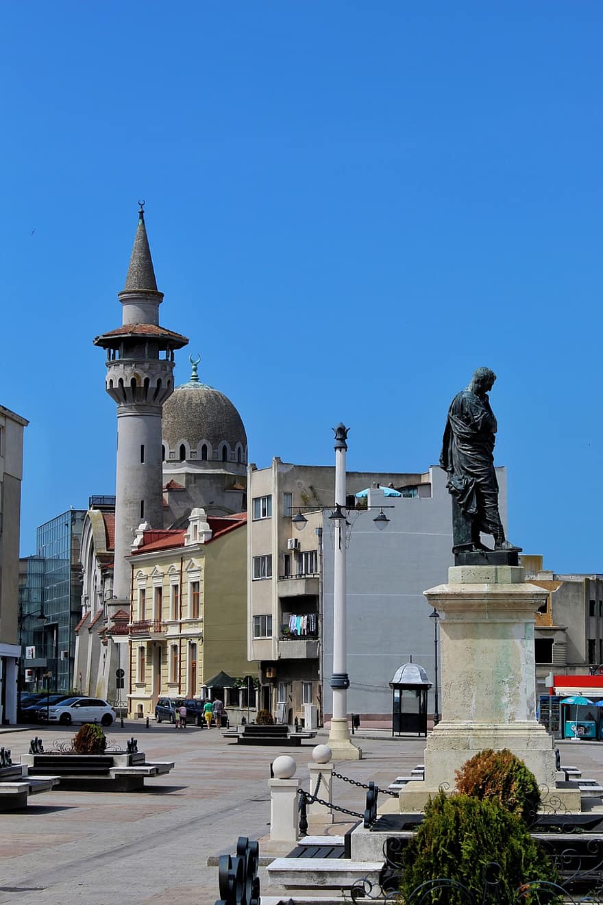 シティ、市の広場、オビディウ、ルーマニア、有名な場所、建築、宗教、文化、建物の外観、街並み、観光
