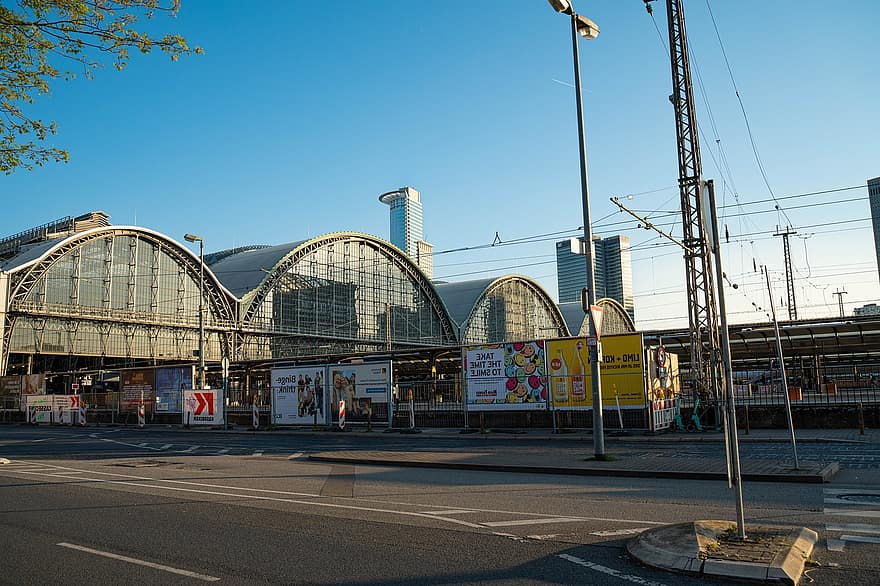 Francfort Hbf, gare centrale, Frankfurt Main Hauptbahnhof, station, ville, Francfort, l'horizon, architecture, endroit célèbre, structure construite, extérieur du bâtiment