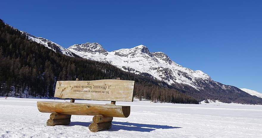 木製ベンチ、雪、山の世界、コールド、静か、冬