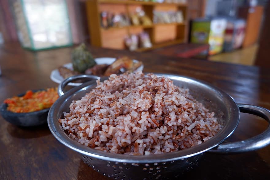 Reis, Korn, Lebensmittel, Nahrung, gesund, asiatische Küche, roter Reis, Segoabang, Nahansicht, Mahlzeit, Schüssel