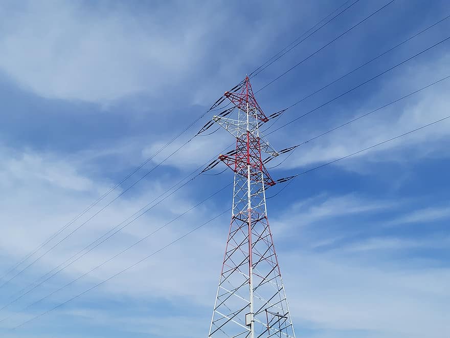 poteaux électriques, électricité, des lignes électriques aériennes, les lignes électriques, haute tension, source de courant, actuel, énergie, la ligne aérienne