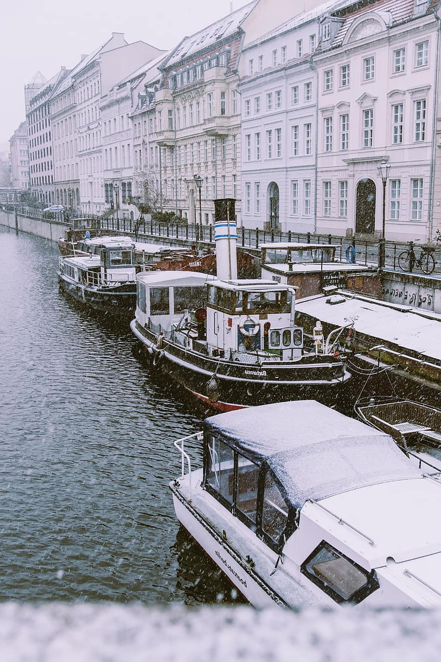 River, Boats, Buildings, Water, River Boats, River Cruise, Docked, Winter, Snow, Berlin, City