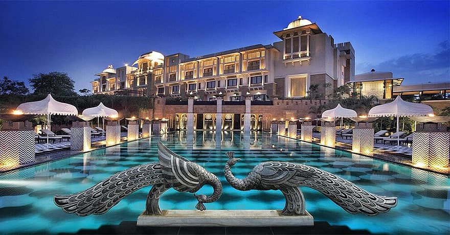 palác Leela, hotel, plavecký bazén, udaipur