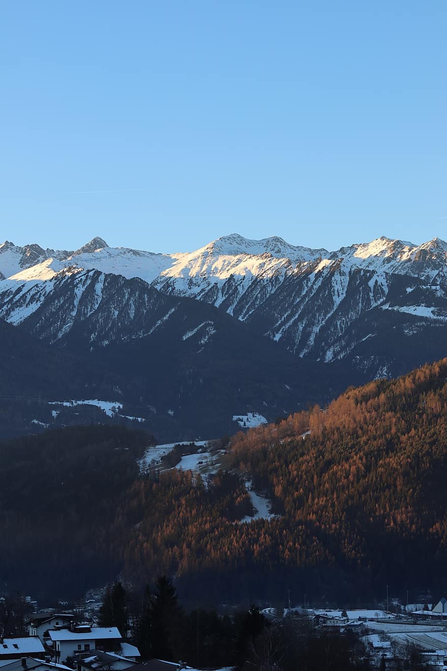 พระอาทิตย์ตกดิน, ภูเขาแอลป์, Tyrol, ออสเตรีย, ภูเขา, หิมะ, ฤดูหนาว, หมู่บ้าน, ภูมิประเทศ, ป่า, สีน้ำเงิน