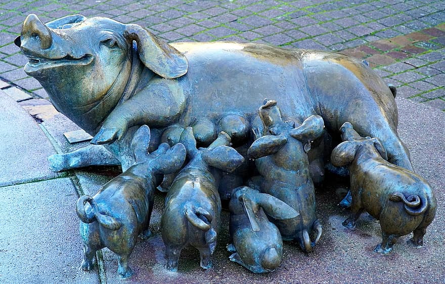 Kiaulės skulptūra, skulptūra, Kiaulių šeimos skulptūra, statula