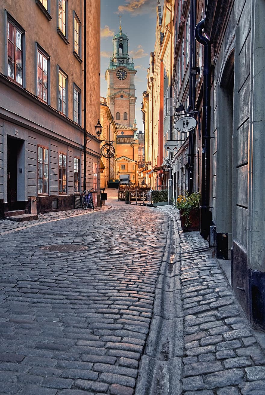 Stokholma, Zviedrija, baznīca, bruģis, bruģakmens, no rīta, tornis, zvans