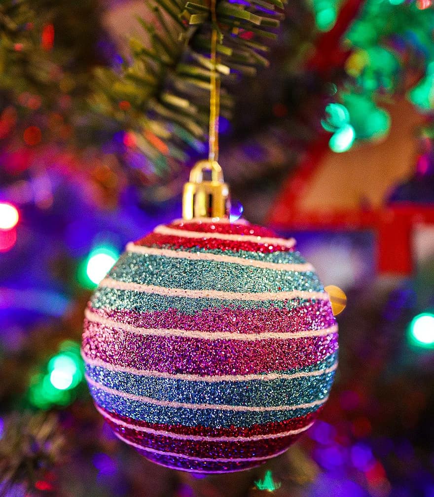 рождественские безделушки, рождественский бал, рождество, Рождественское время, приход, рождественские украшения, украшение, праздник, дерево, крупный план, время года