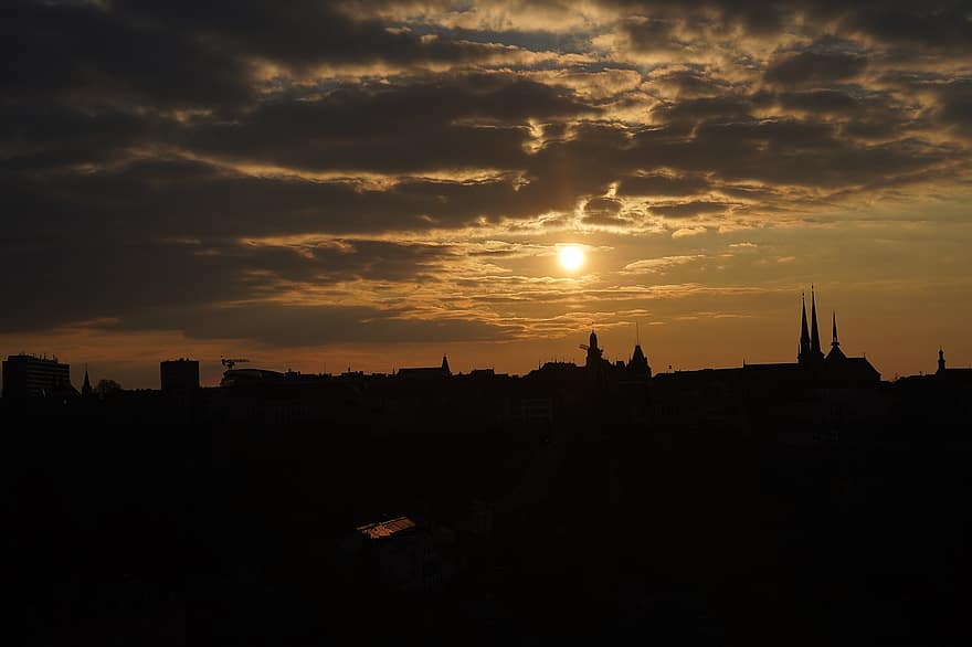 luxemburg, stedelijk, stad, zonsondergang, wolken, landschap, reizen, toerisme, hemel, schemer, zon
