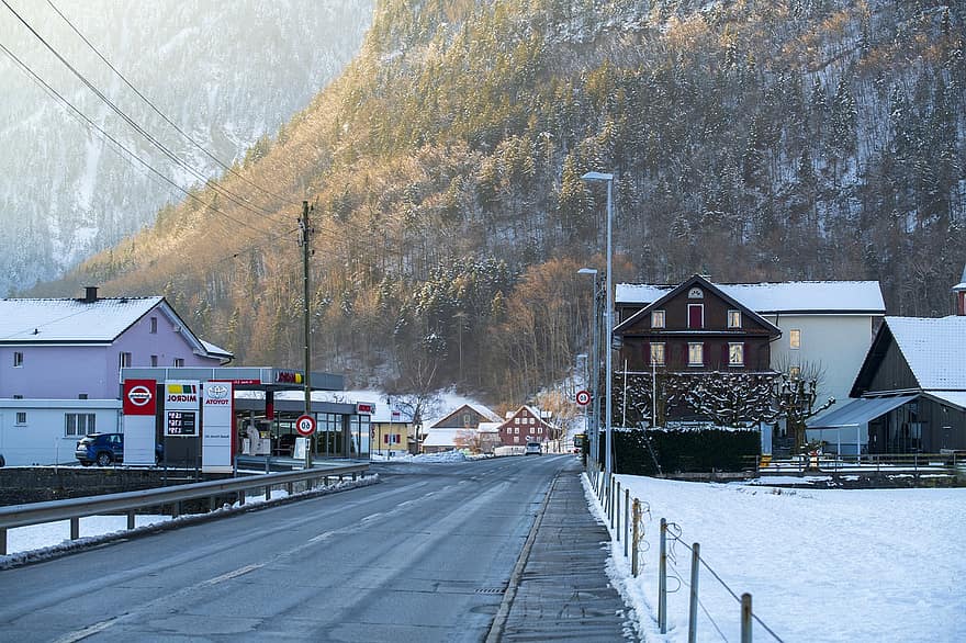 ถนน, บ้าน, กระท่อม, หมู่บ้าน, หิมะ, ฤดูหนาว, ตอนเย็น, ประเทศสวิสเซอร์แลนด์, ภูเขา, น้ำแข็ง, การท่องเที่ยว