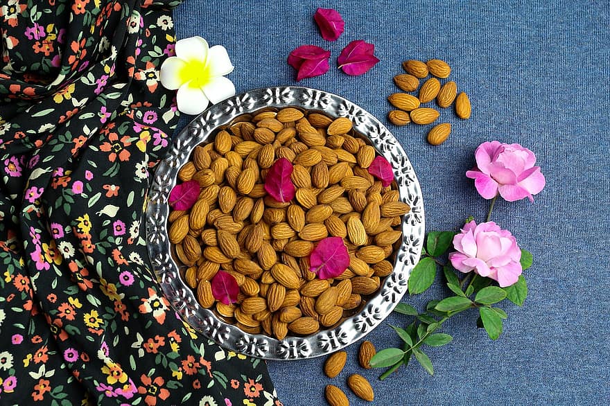kacang almond, bunga-bunga, berbaring datar, gila, makanan, camilan, sehat, nutrisi, organik, alam, lezat