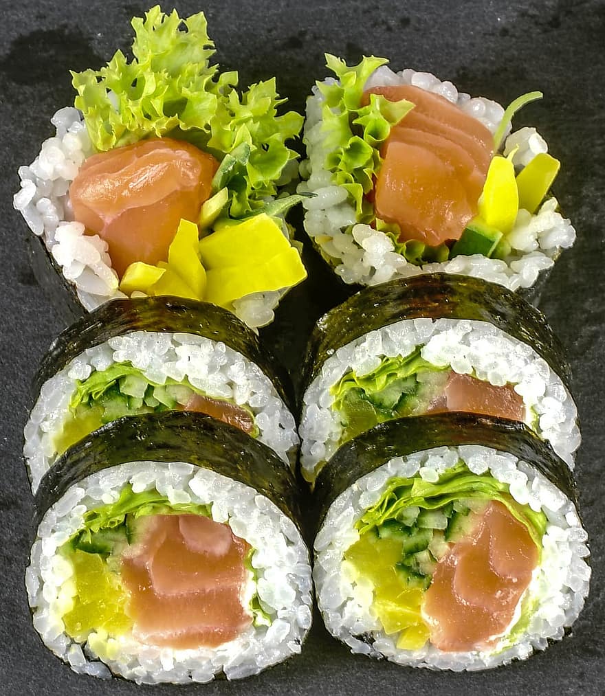 sushi, rotllos de sushi, california maki, menjar japonès, cuina japonesa