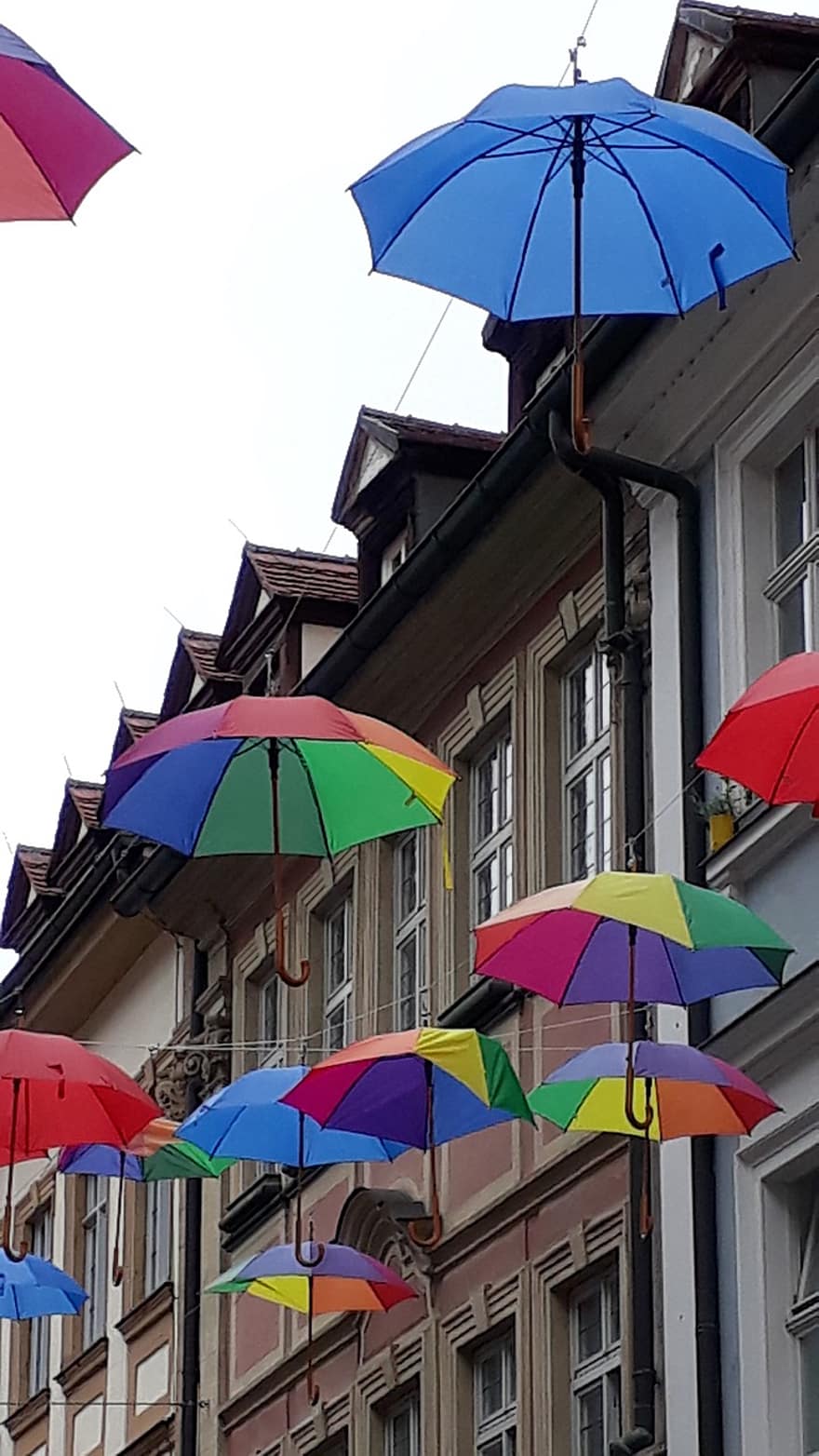 πολύχρωμες ομπρέλες, Διακόσμηση ομπρέλας δρόμου, δρόμος, bamberg