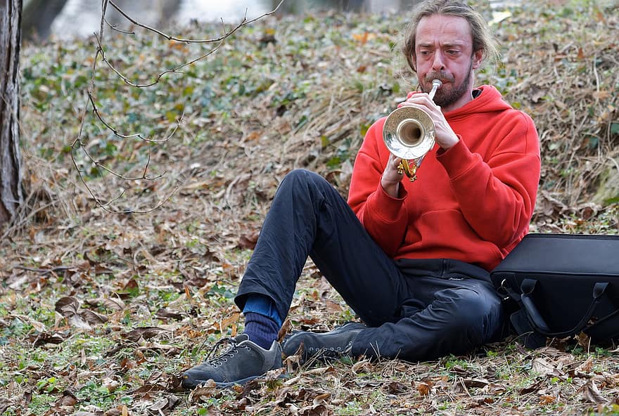 мъж, тромпет, музикант, Свирене на тромпет, парк