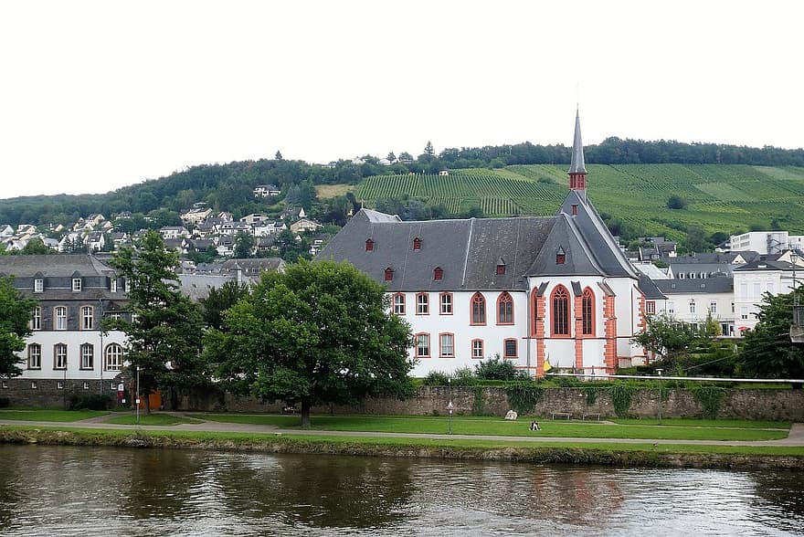 bernkastel-kues, Německo, panoráma města, Moselle, krajina, kostel, Dějiny, architektura, slavné místo, letní, exteriér budovy