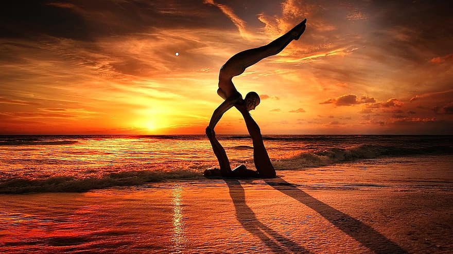 acroyoga, yoga, le coucher du soleil, silhouette, les femelles, équilibre, couple, entraînement, été, mer, fille