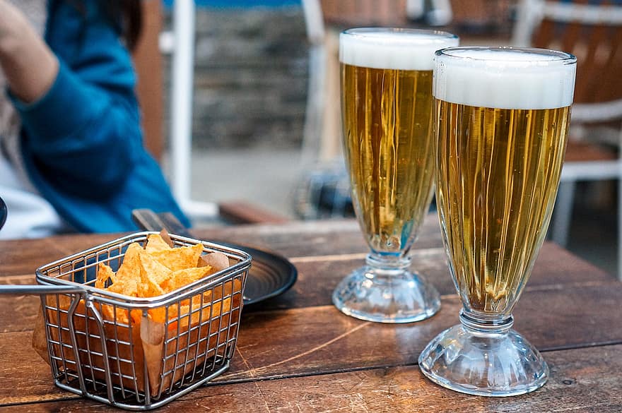 nachos, fıçı bira, bira, birahane, bar, restoran, meyhane, içecekler, içkiler, alkollü içecekler
